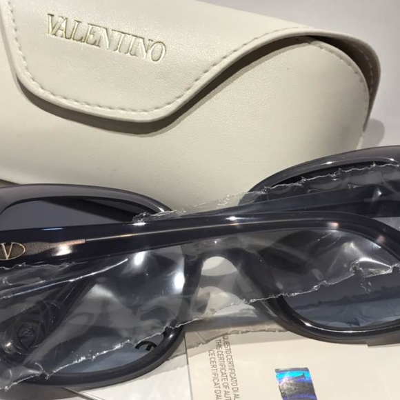 NWT Valentino Oversized Light Grey Sunglasses main image 7